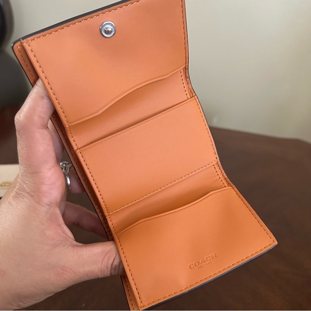New Coach Micro Wallet - Picture 6 of 16